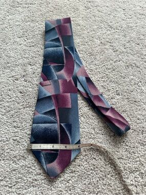 Club 901 Abstract Pattern Blue and Purple Men's Tie